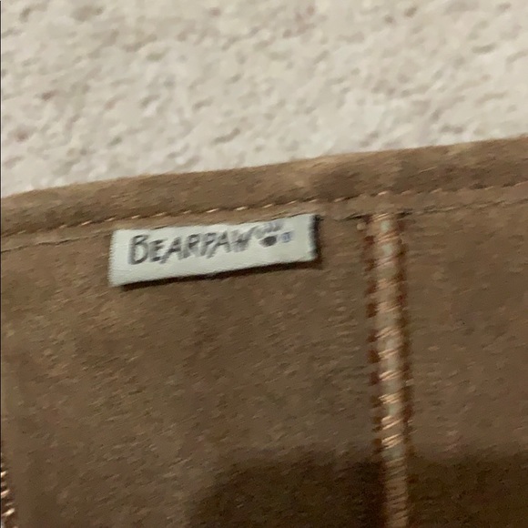 Never worn bear paw boots - Picture 3 of 4